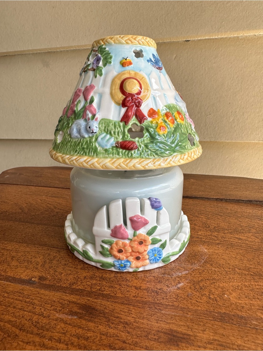 Avon Spring Garden Ceramic Candle - Multicolor